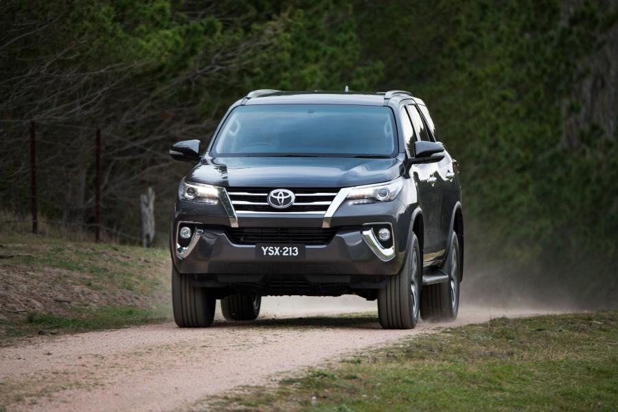  Toyota Fortuner Crusade (AN160) 2015 года  (AU) (фото 16 из 37)